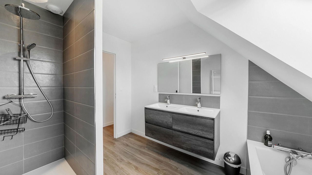 Photo of Bathroom in Saint-Meloir-des-Ondes