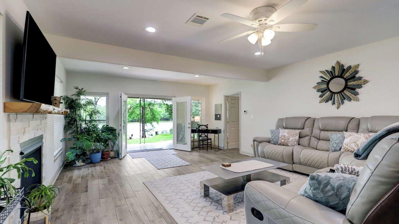 Photo of Livingroom in Lake Houston