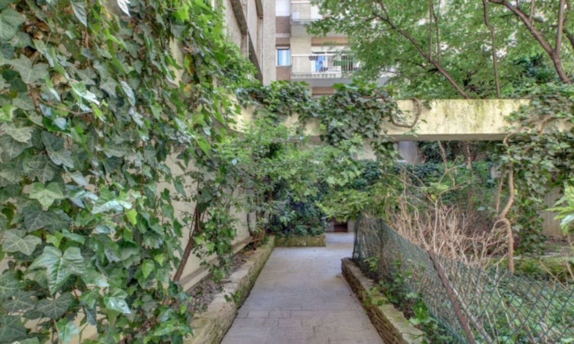 Photo of Outdoor in Quartier de l'Ecole-Militaire