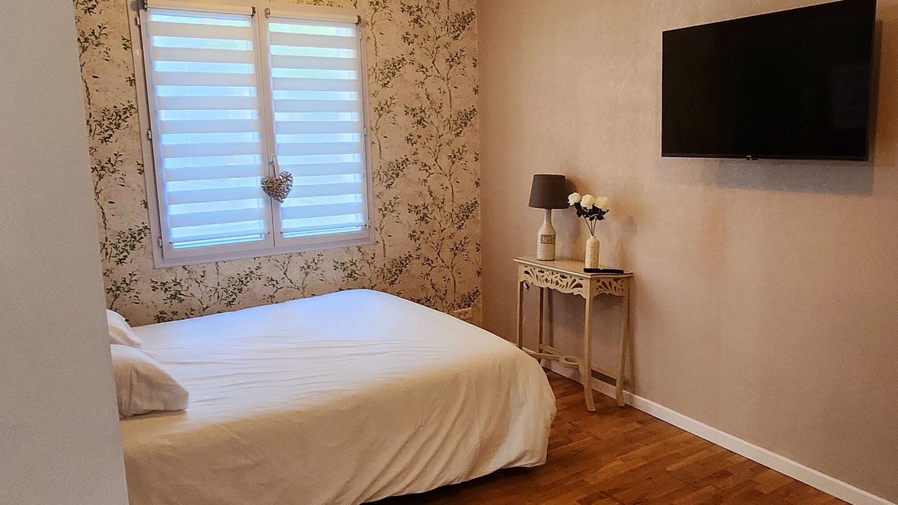 Photo of Bedroom in Saint-Leu