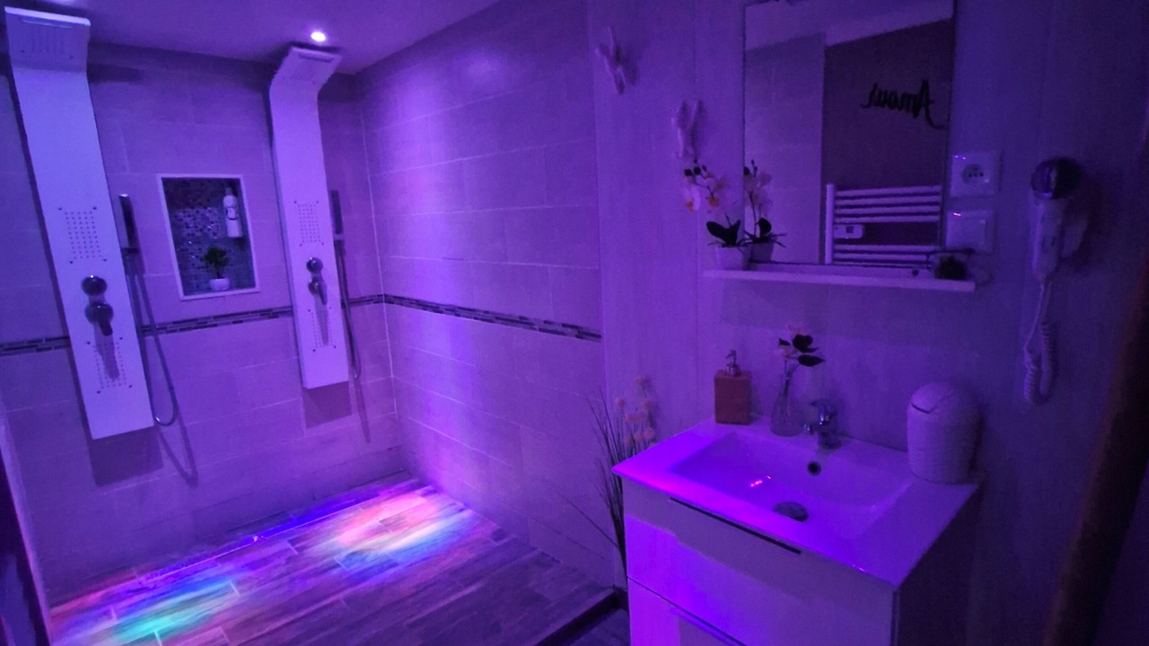 Photo of Bathroom in Westrehem