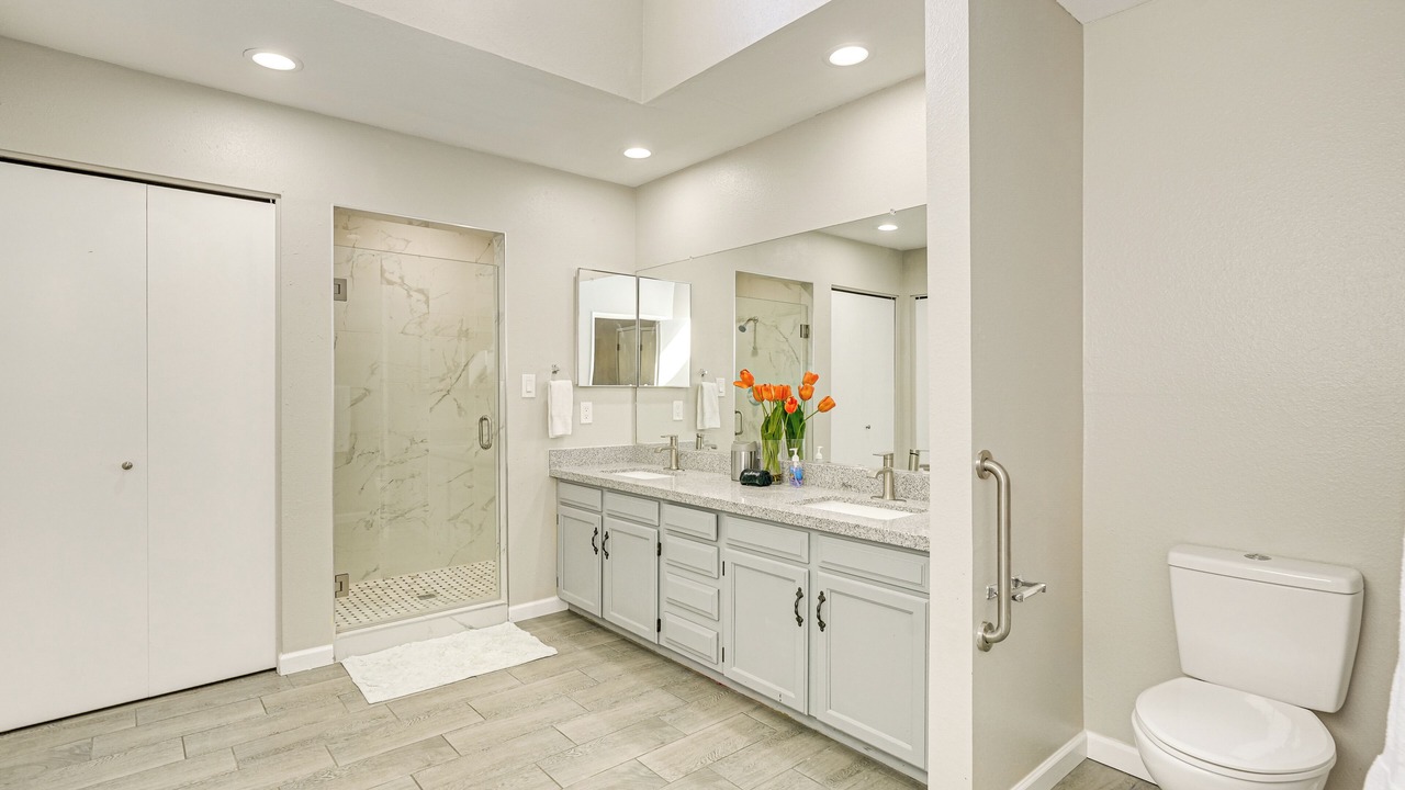 Photo of Bathroom in Paradise Valley Village