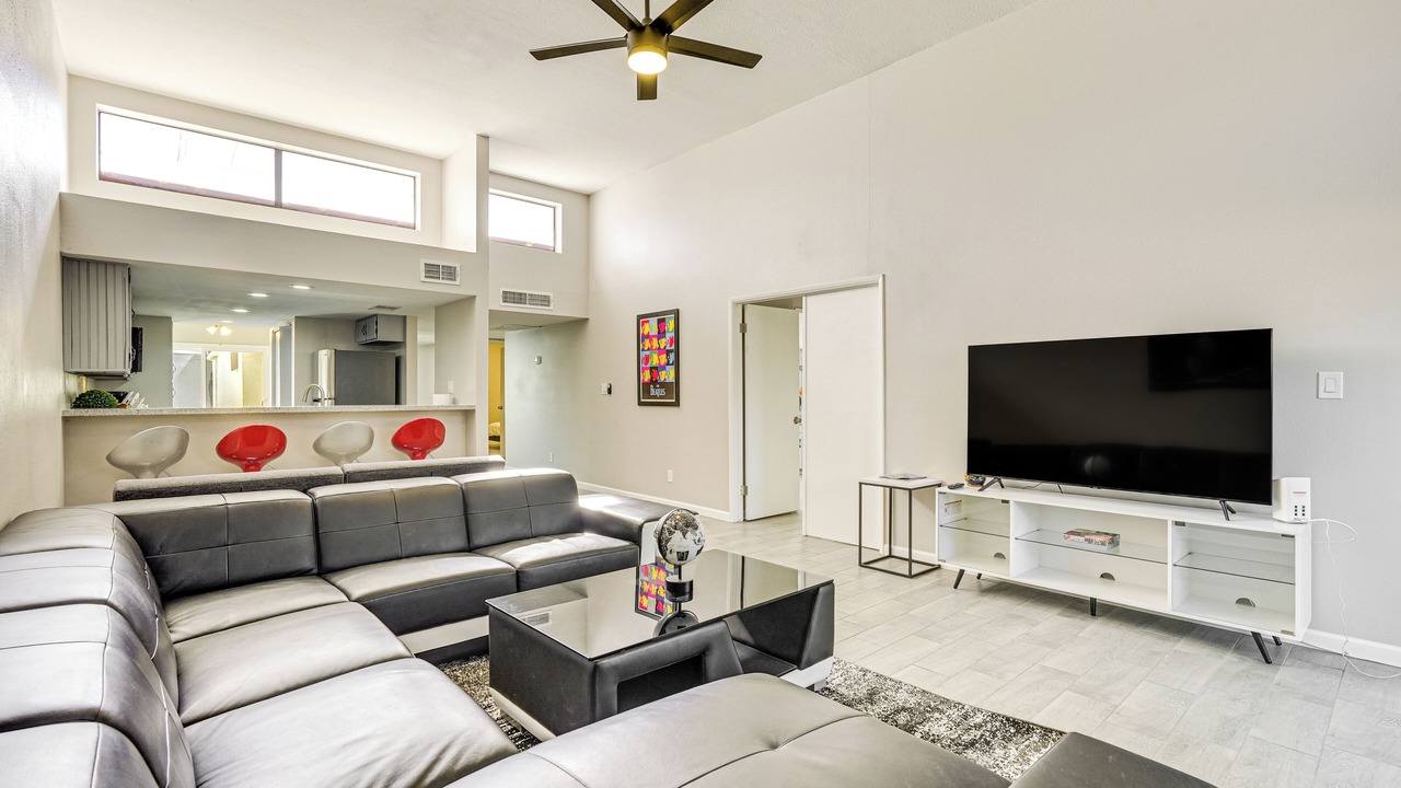 Photo of Bedroom in Paradise Valley Village