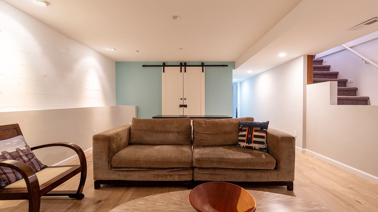 Photo of Livingroom in Seattle Metro Area