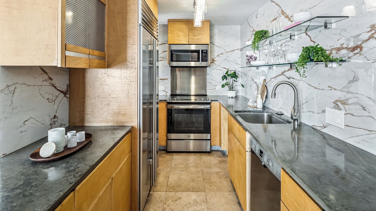 Photo of Kitchen in Diamond Head - Kapahulu - St. Louis