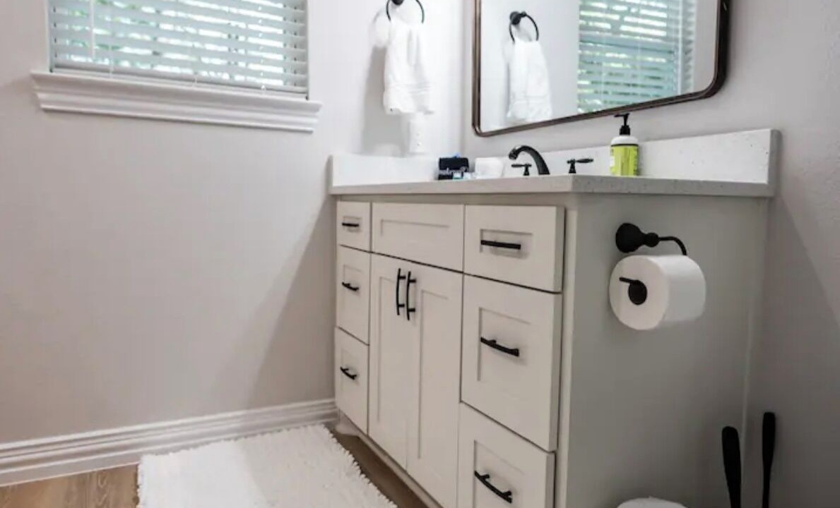 Photo of Bathroom in Enchanted Oaks