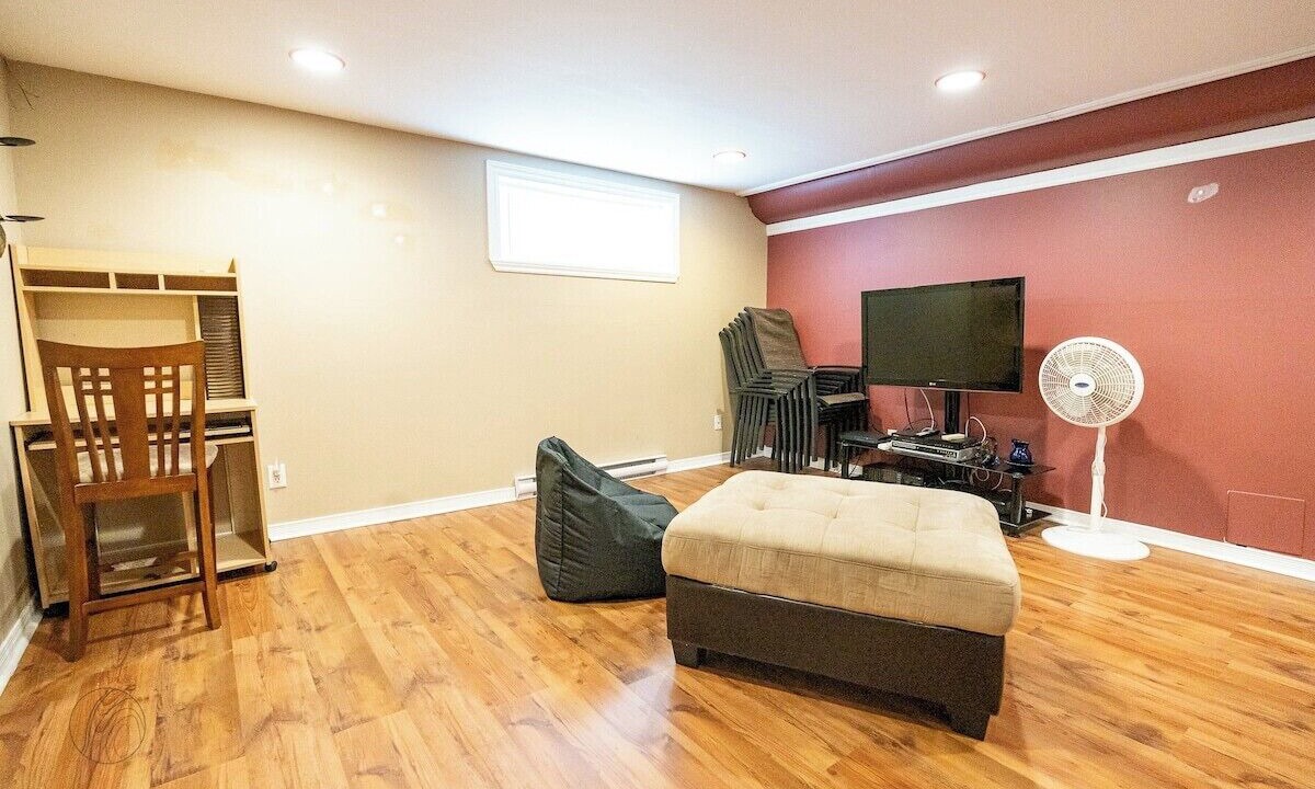 Photo of Livingroom in Vaudreuil