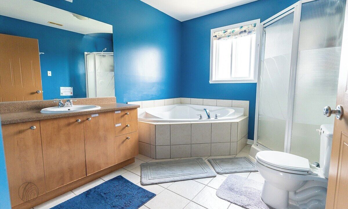 Photo of Bathroom in Vaudreuil