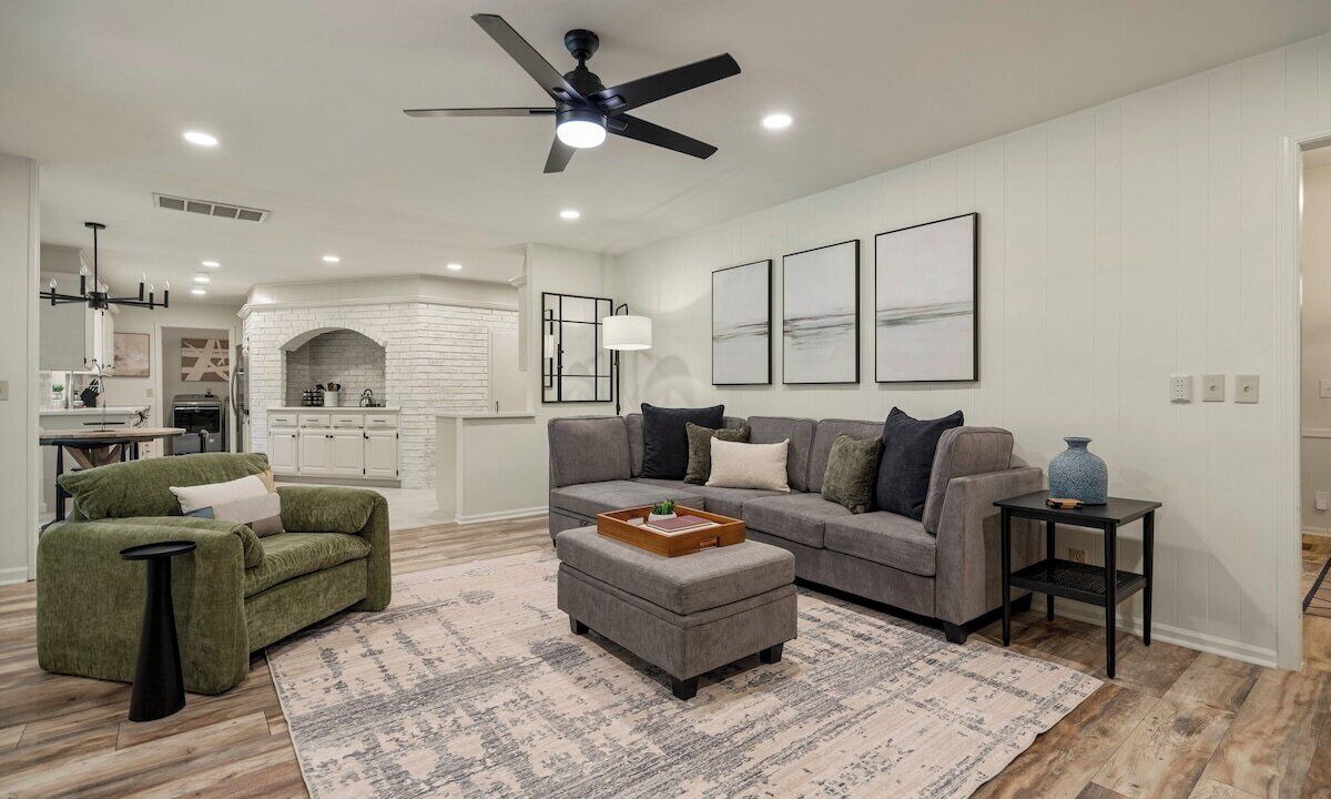 Photo of Livingroom in South Tulsa