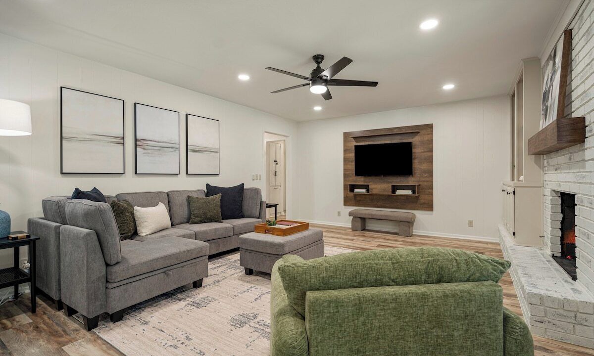 Photo of Livingroom in South Tulsa