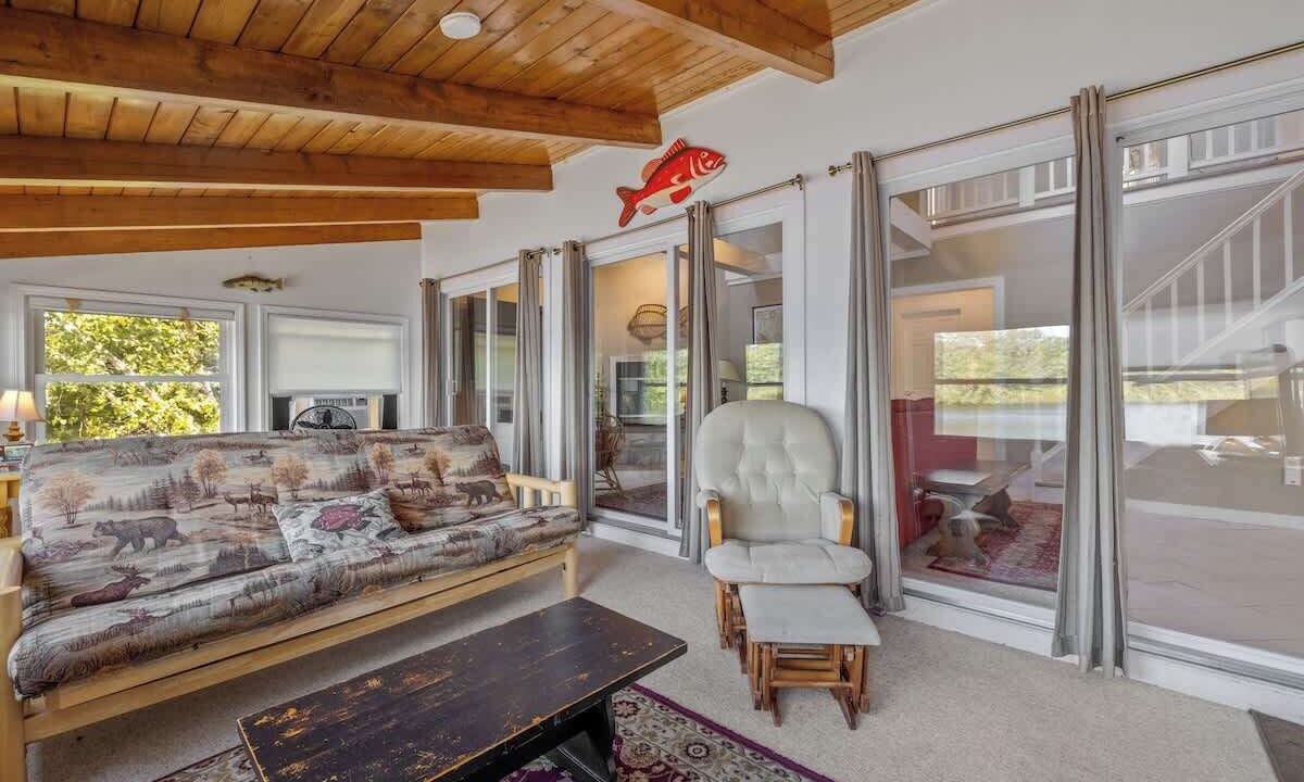 Photo of Livingroom in The Bays