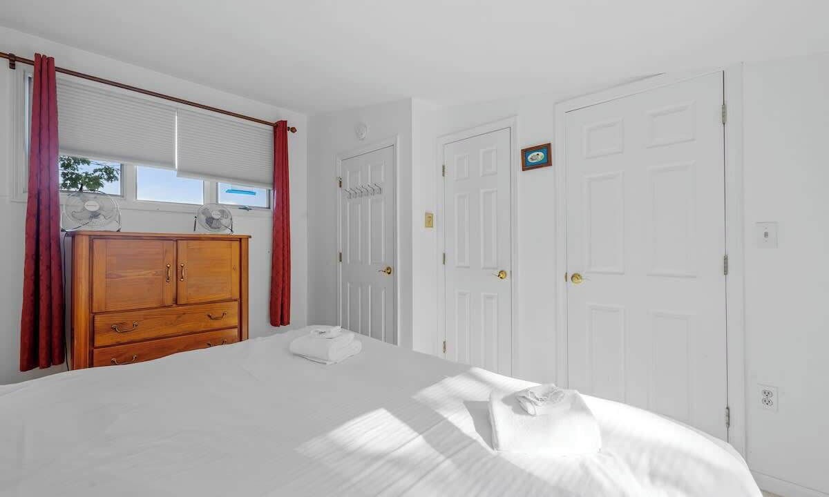 Photo of Bedroom in The Bays