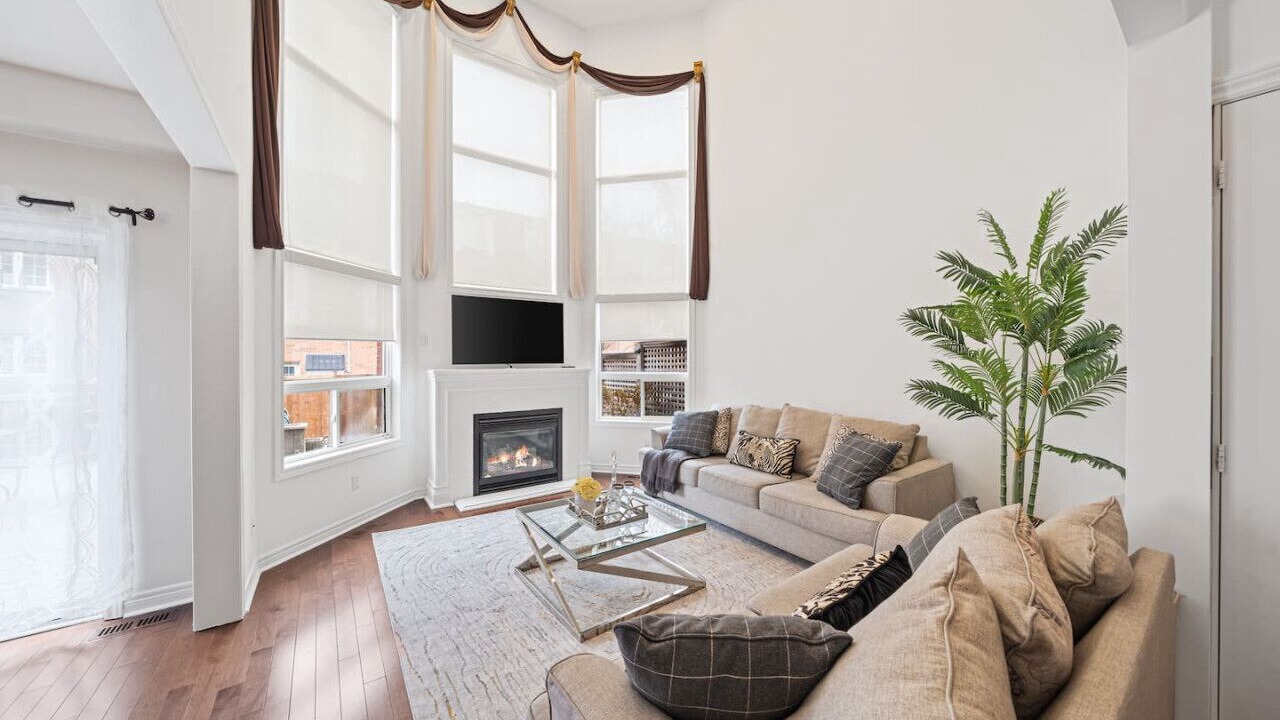 Photo of Livingroom in Richmond Hill