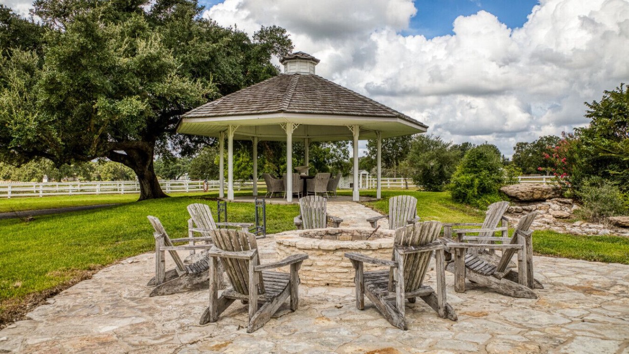Photo of Patio Balcony in Round Top