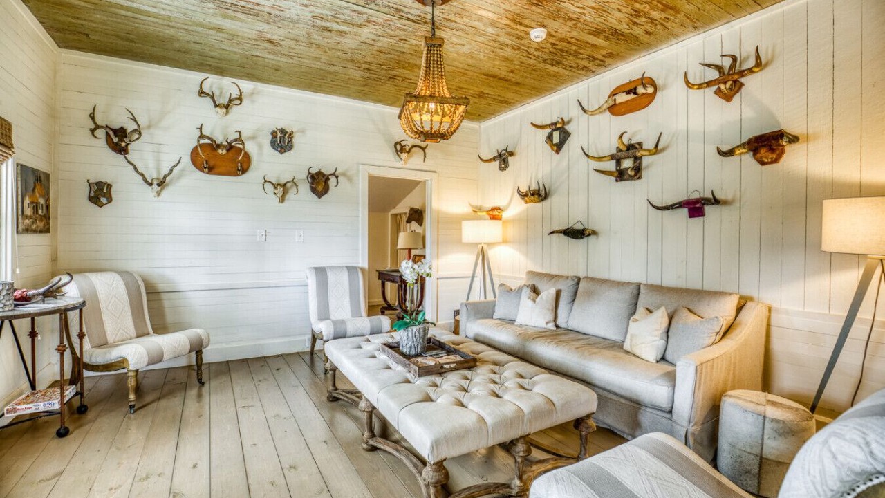Photo of Livingroom in Round Top