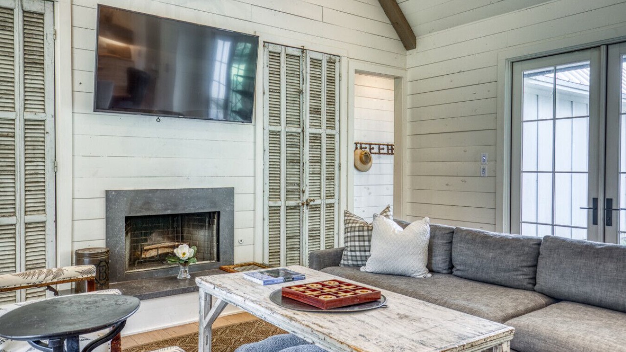 Photo of Livingroom in Round Top
