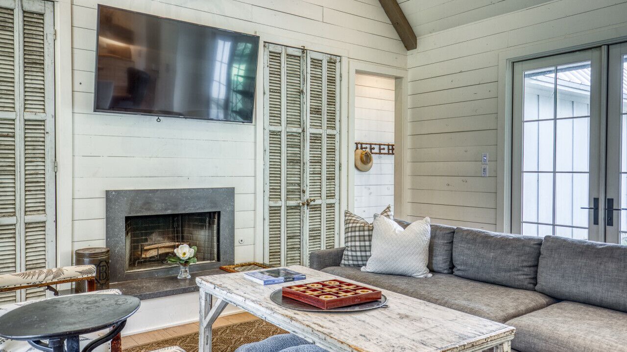 Photo of Livingroom in Round Top