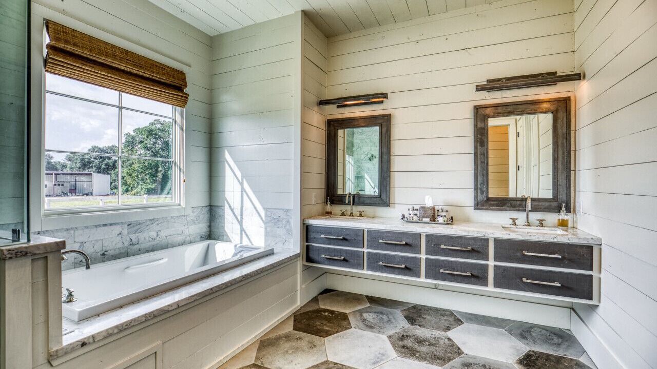 Photo of Bathroom in Round Top