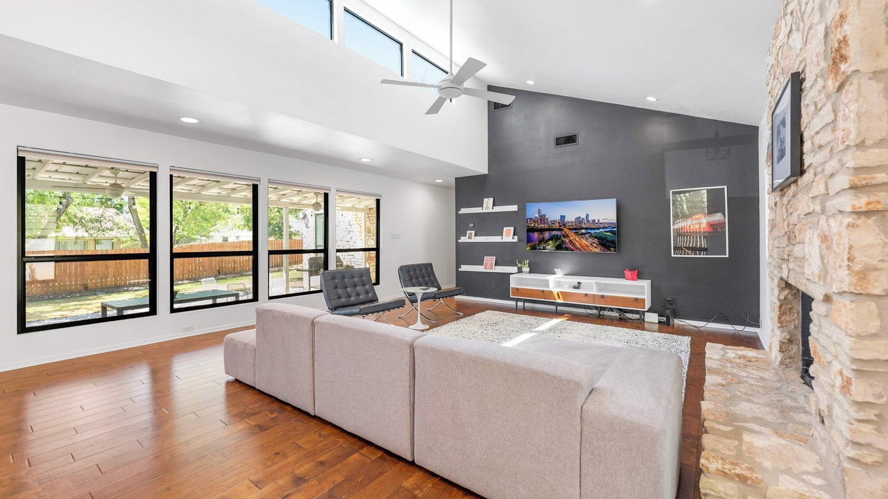 Photo of Livingroom in Oak Forest