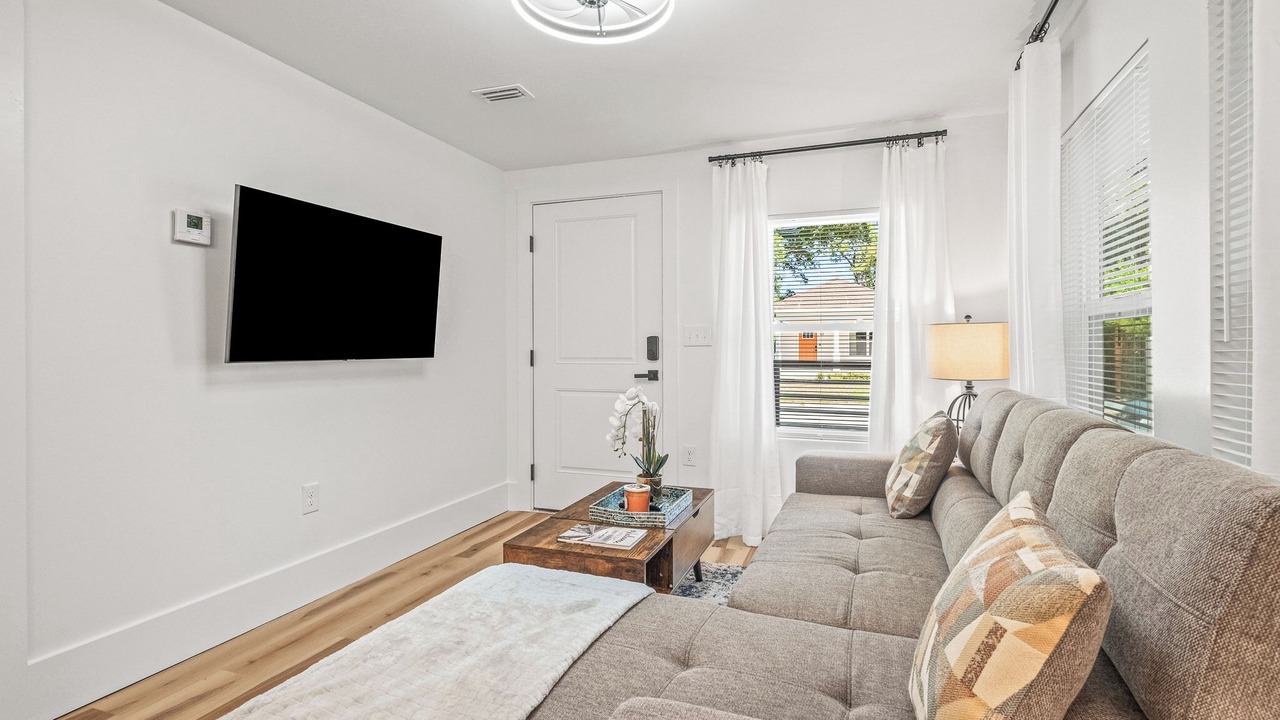 Photo of Livingroom in Southeast Pensacola