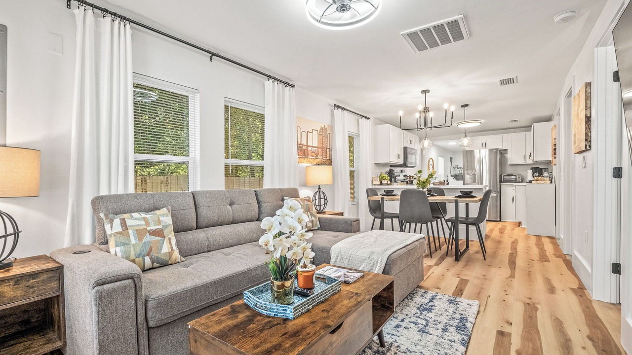 Photo of Livingroom in Southeast Pensacola