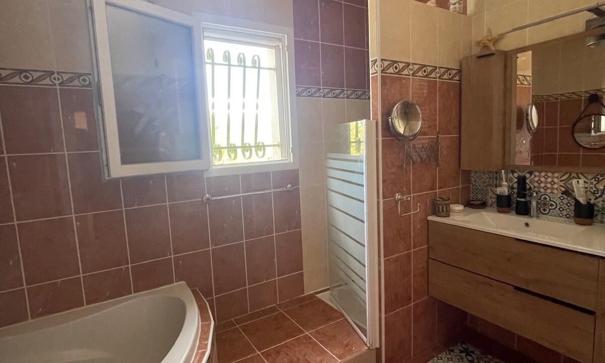 Photo of Bathroom in Villeneuve-les-Corbieres