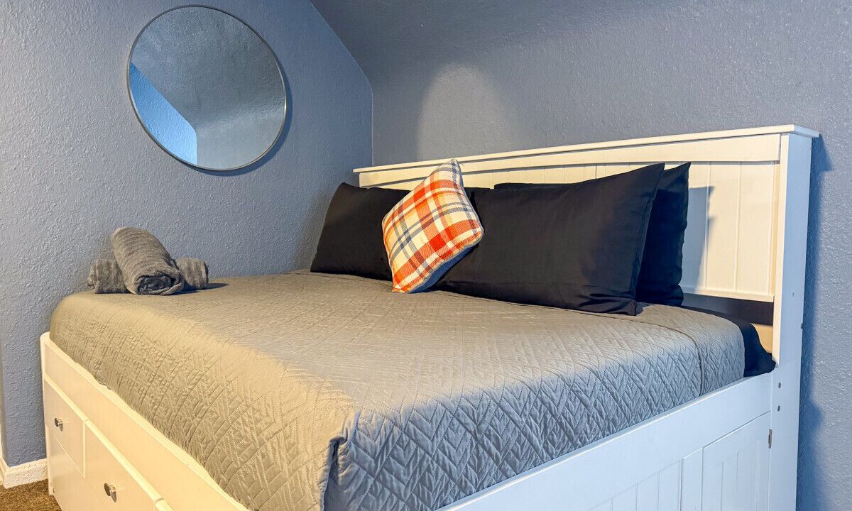 Photo of Bedroom in Mount Oliver
