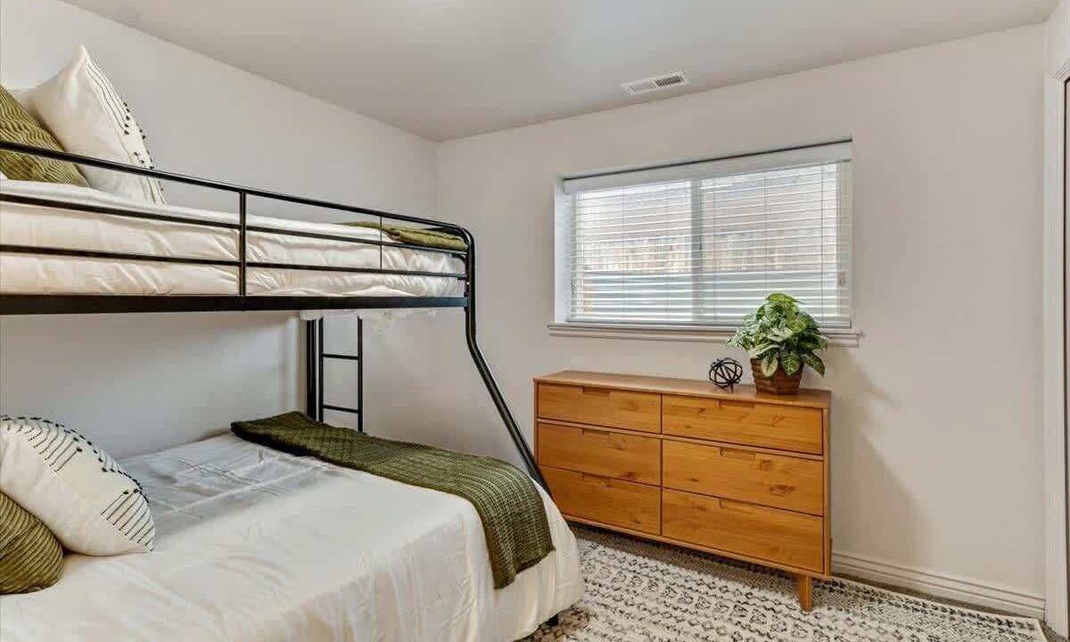 Photo of Bedroom in Springville