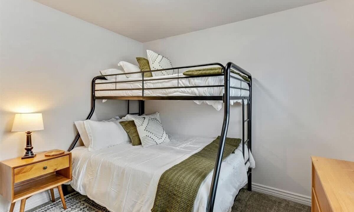Photo of Bedroom in Springville
