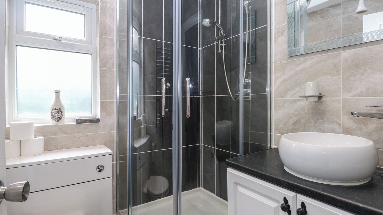 Photo of Bathroom in Ford