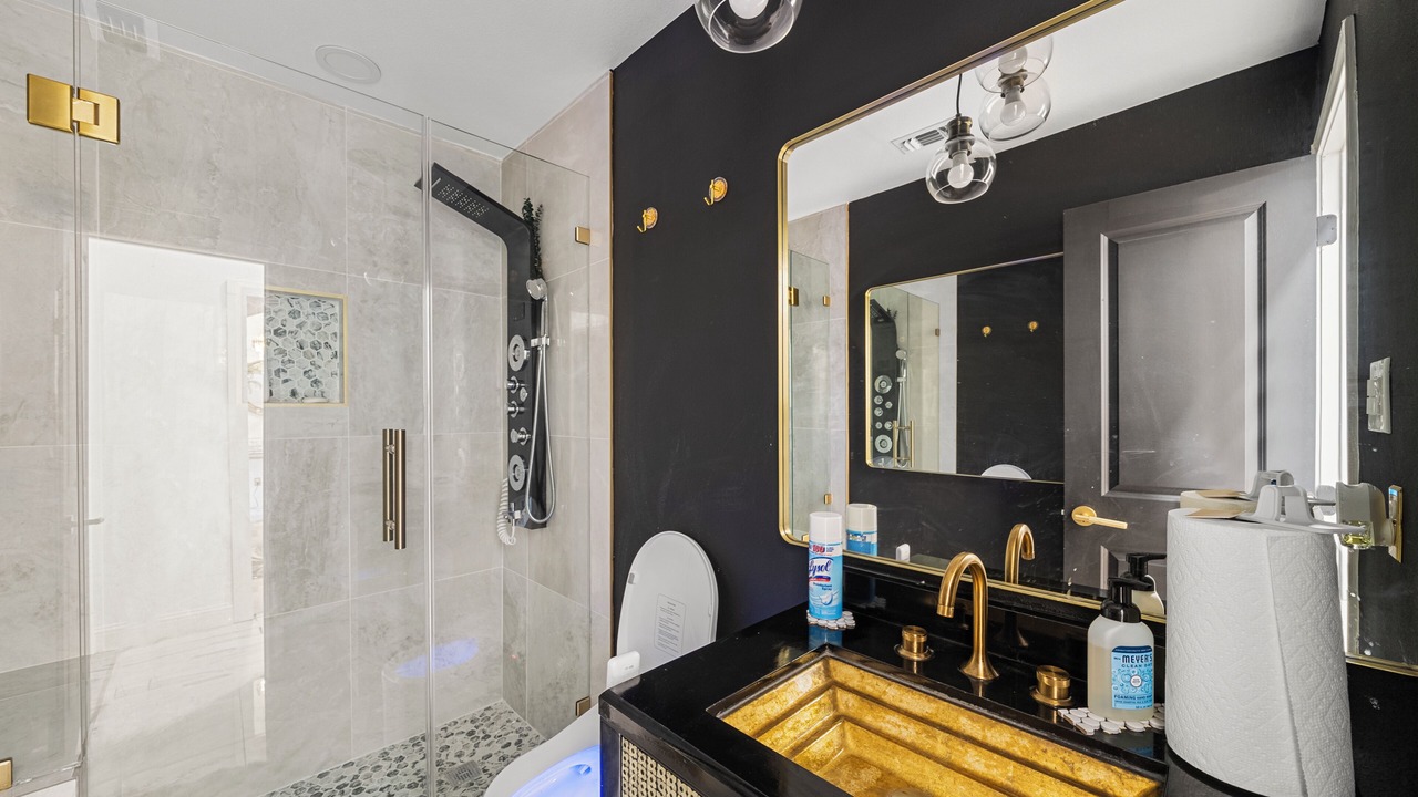 Photo of Bathroom in Southwest Arlington