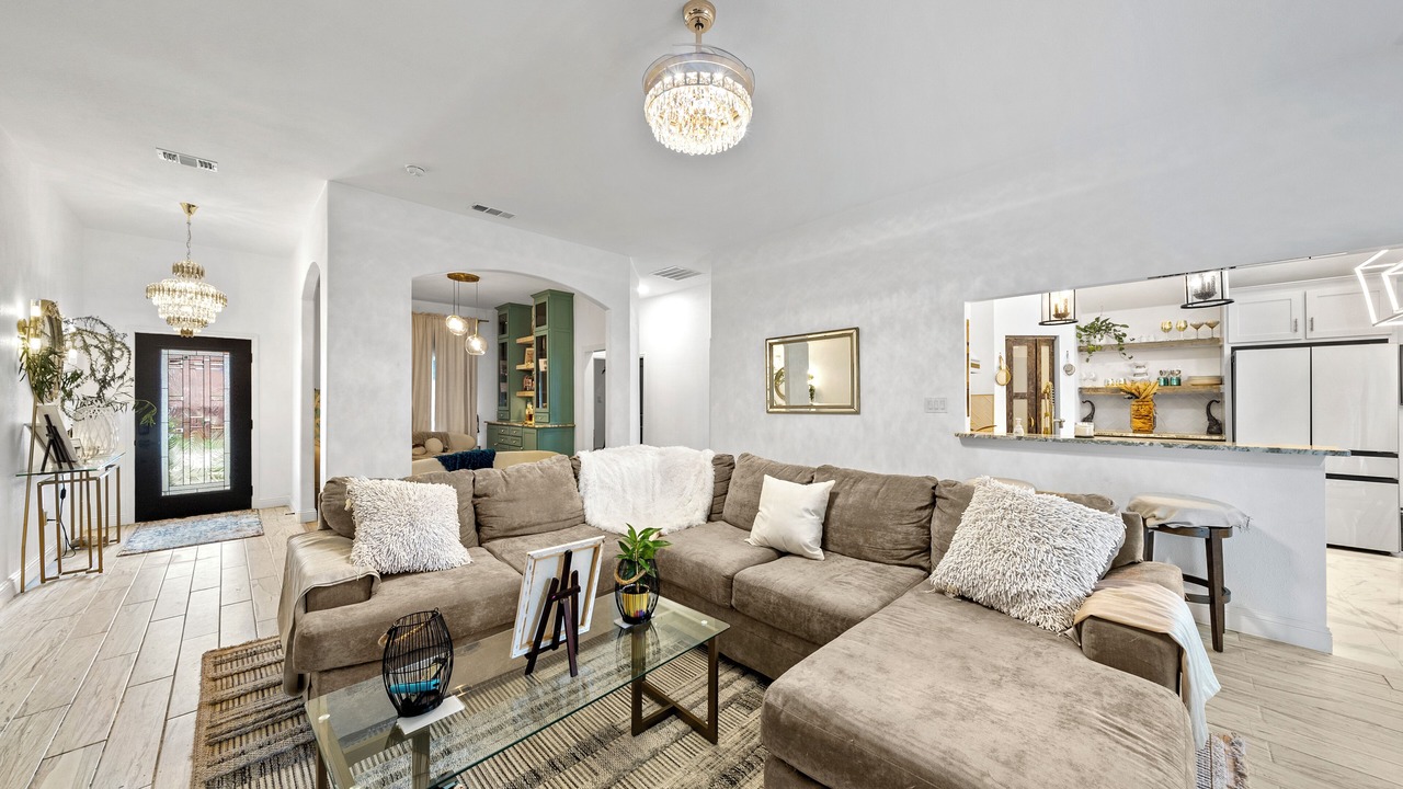 Photo of Livingroom in Southwest Arlington