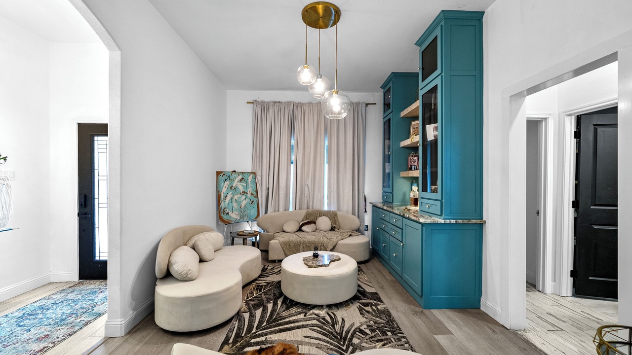 Photo of Livingroom in Southwest Arlington