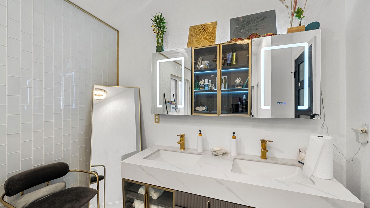 Photo of Bathroom in Southwest Arlington