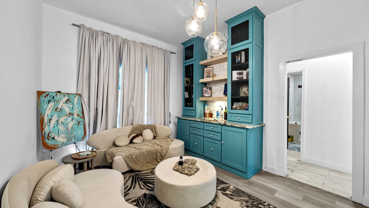 Photo of Livingroom in Southwest Arlington