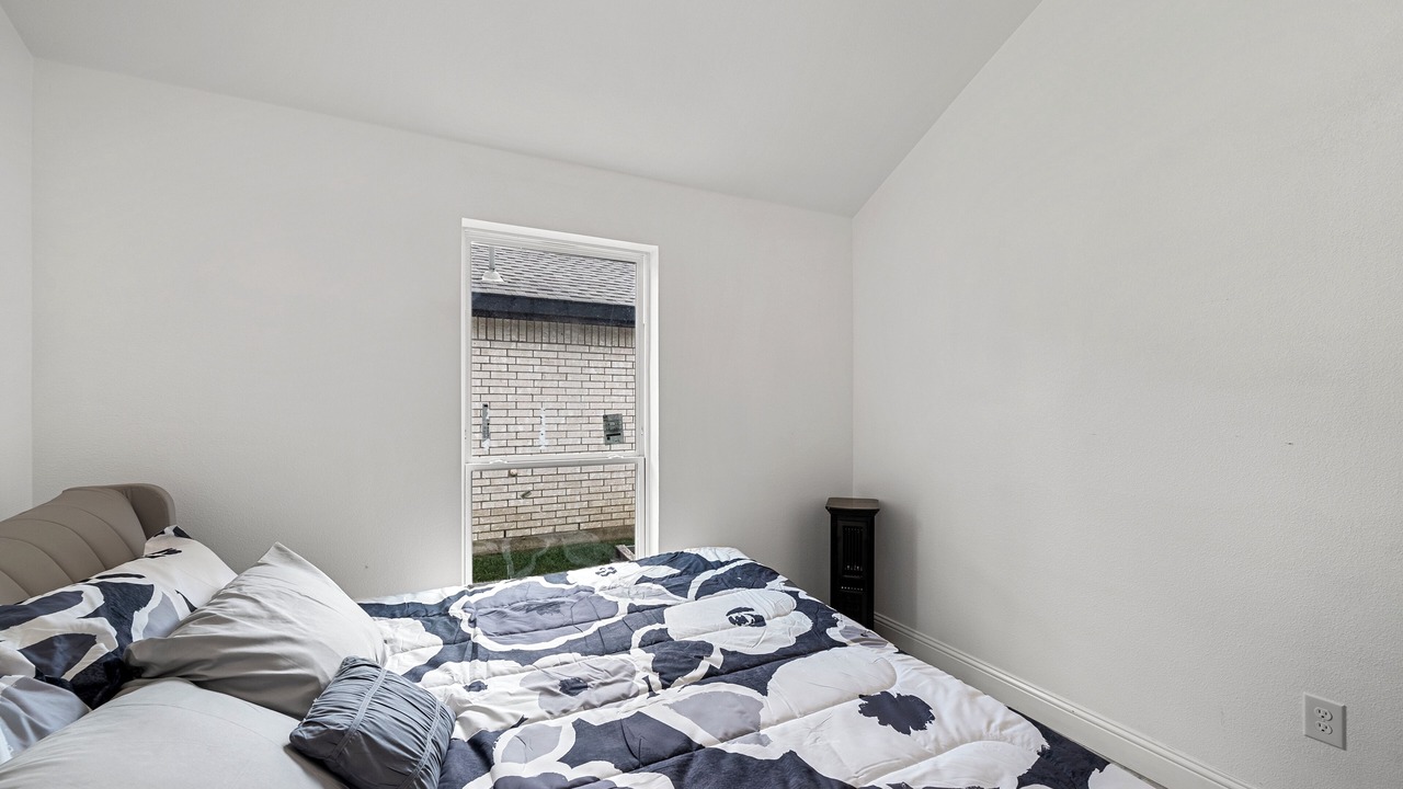 Photo of Bedroom in Southwest Arlington