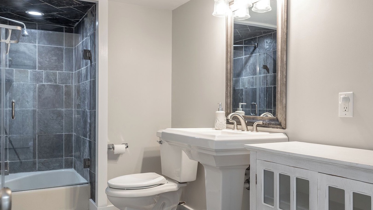 Photo of Bathroom in Pine Knoll Shores