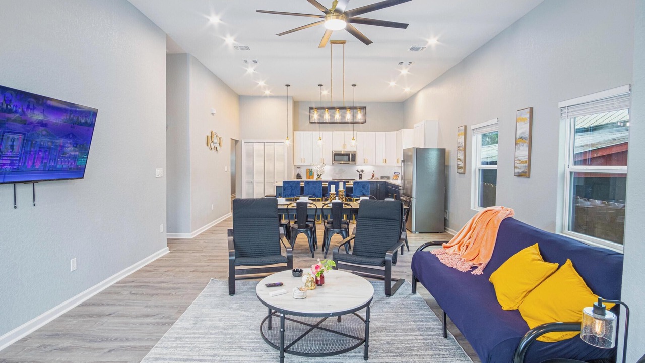 Photo of Livingroom in Near East Side