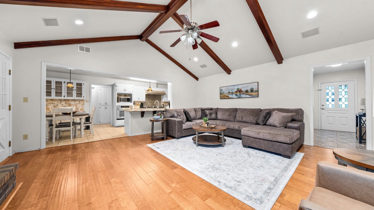 Photo of Livingroom in Uniontown