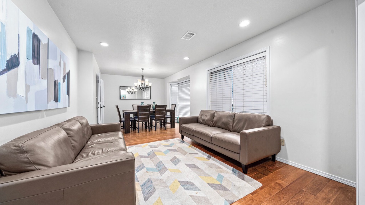 Photo of Livingroom in Uniontown