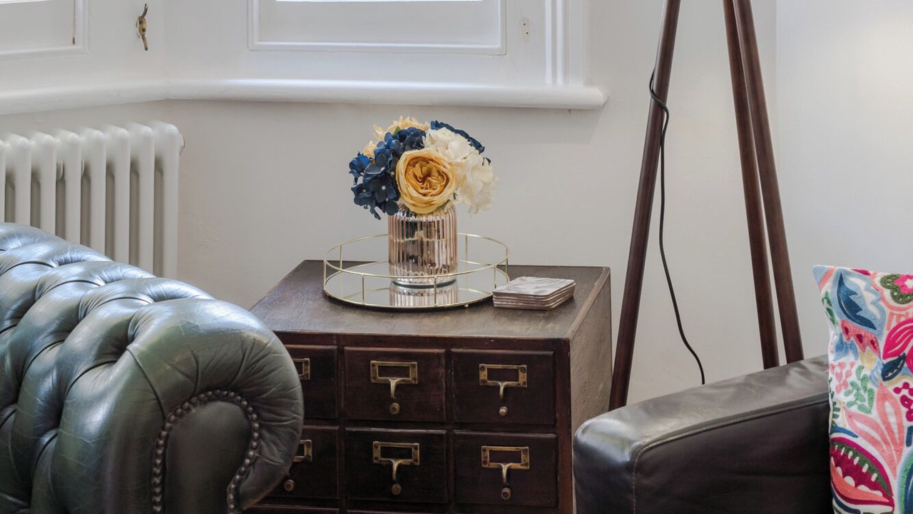 Photo of Livingroom in Oval