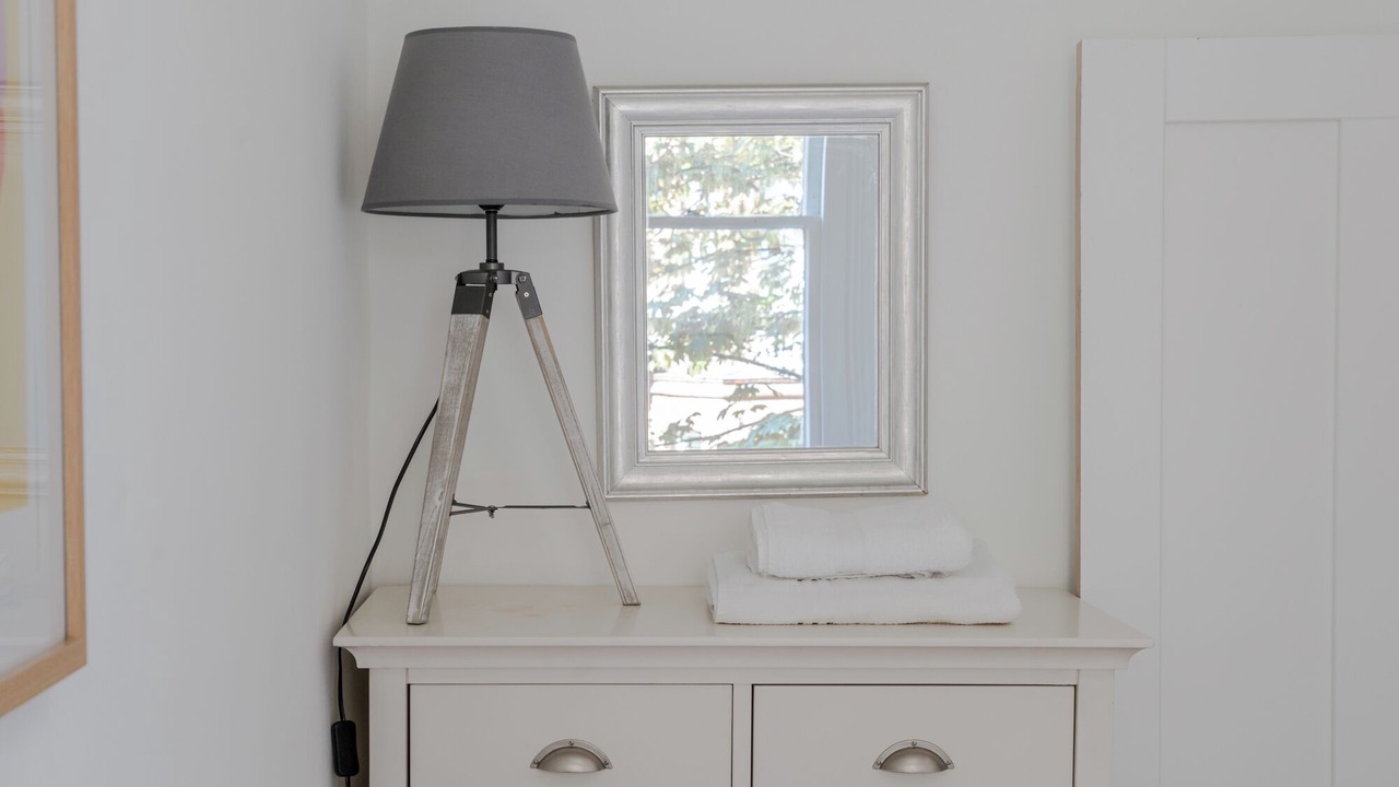 Photo of Others in Oval