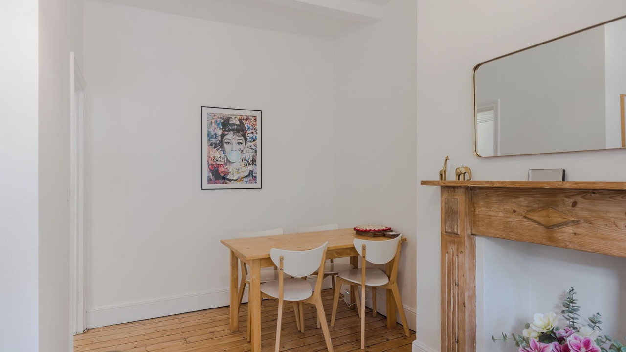 Photo of Others in Oval