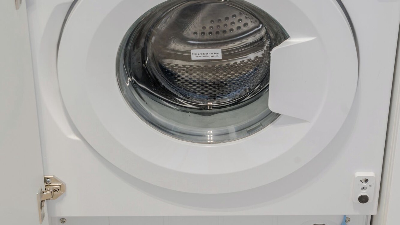 Photo of Others in Oval