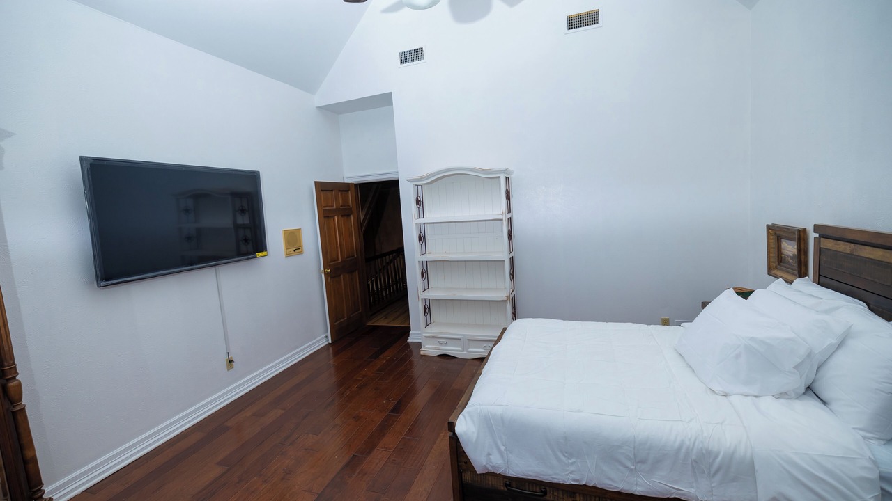 Photo of Bedroom in Aubrey