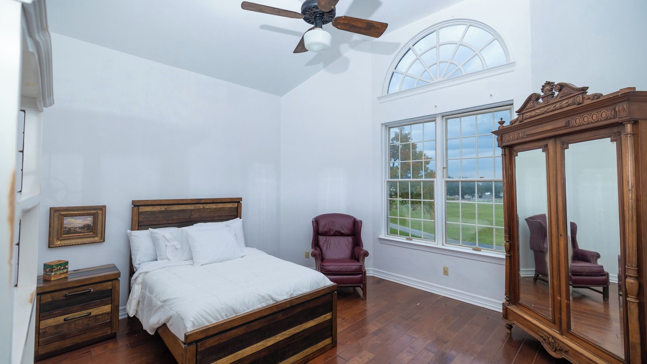 Photo of Bedroom in Aubrey