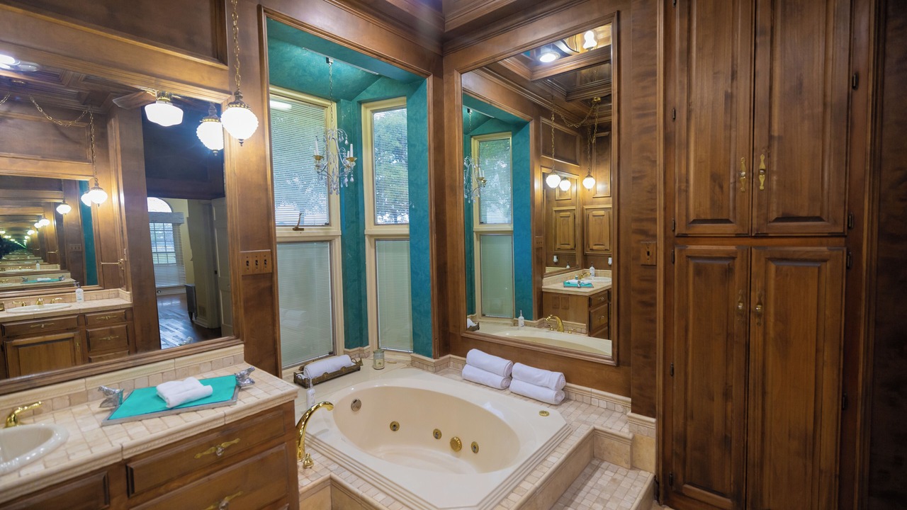 Photo of Bathroom in Aubrey