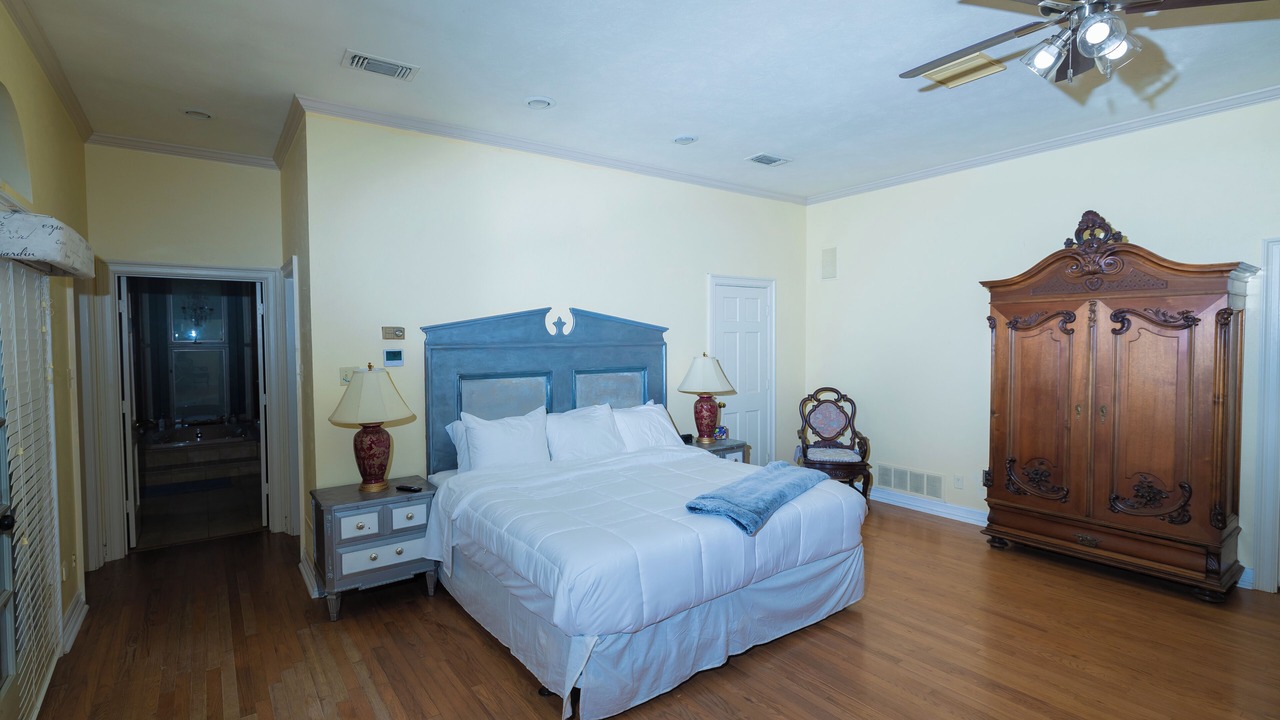 Photo of Bedroom in Aubrey