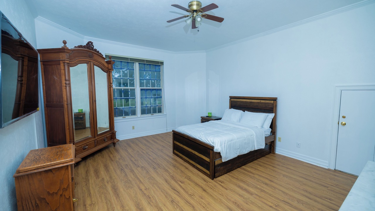 Photo of Bedroom in Aubrey