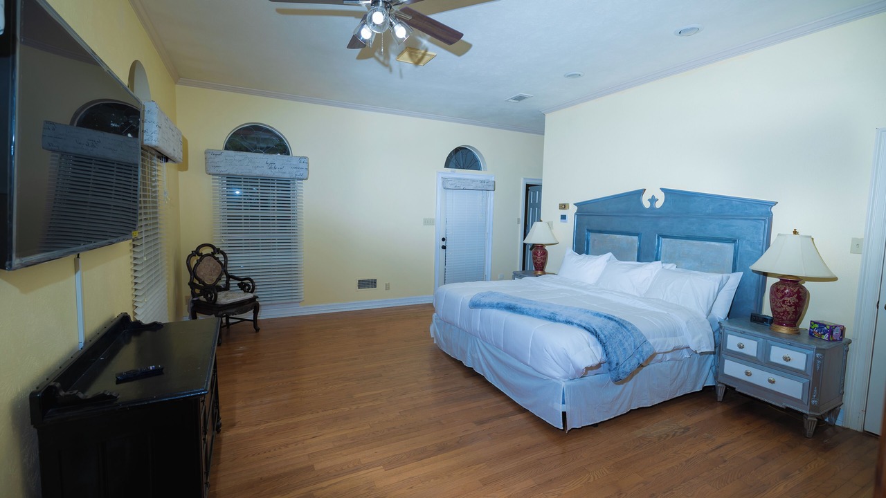 Photo of Bedroom in Aubrey